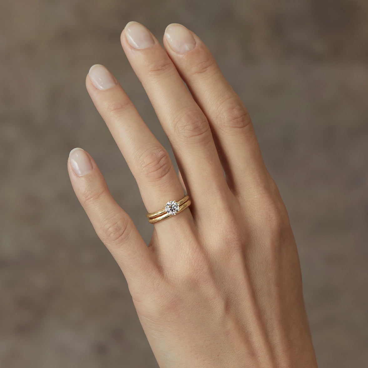 5.6mm White Diamond Blooming Ring | R19007W