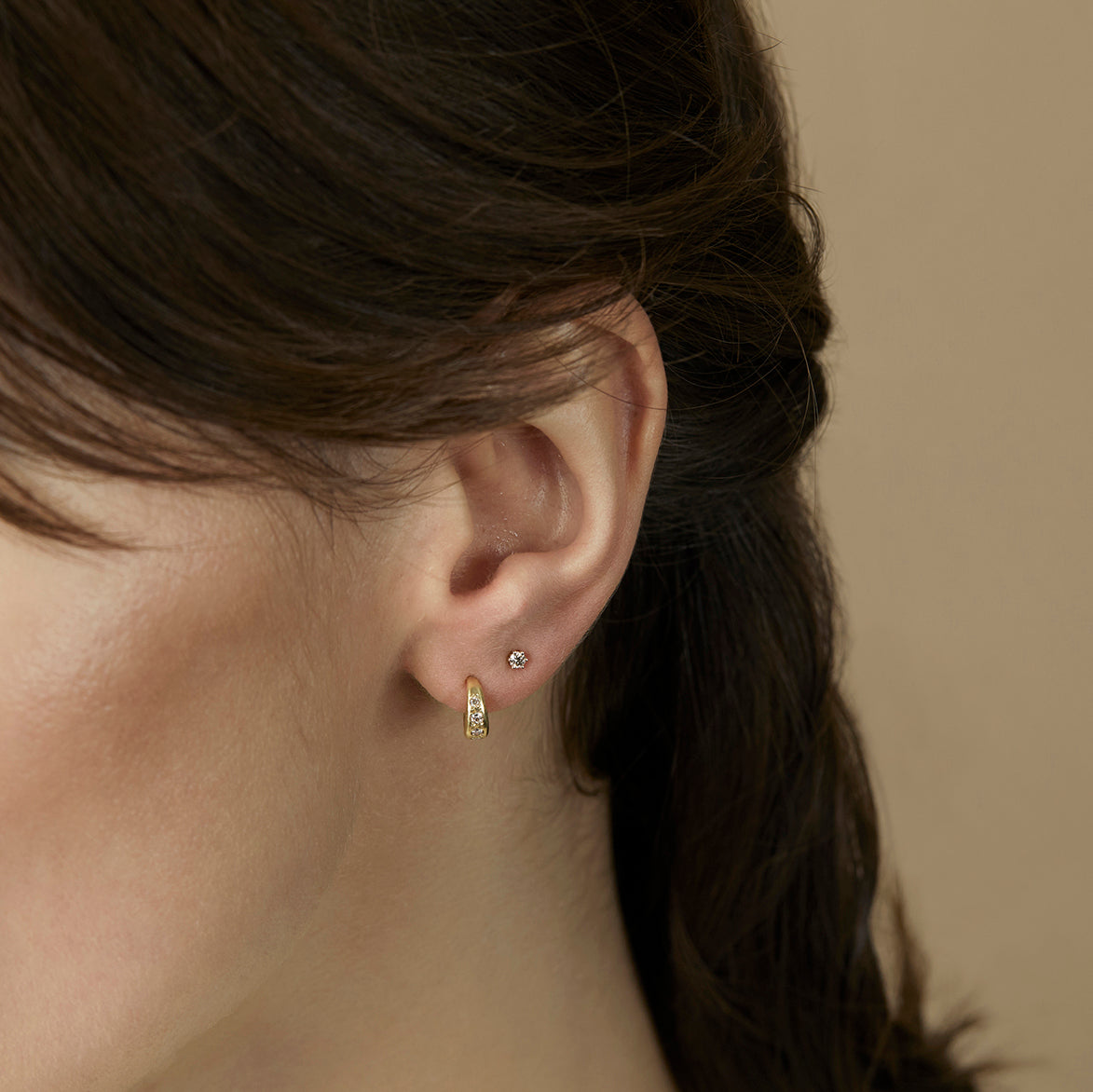 18K Yellow Gold on Model