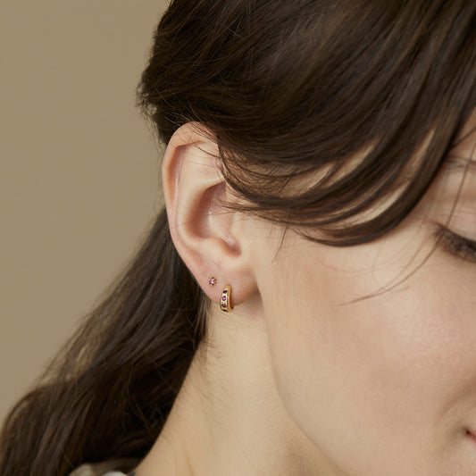 18K Yellow Gold on Model