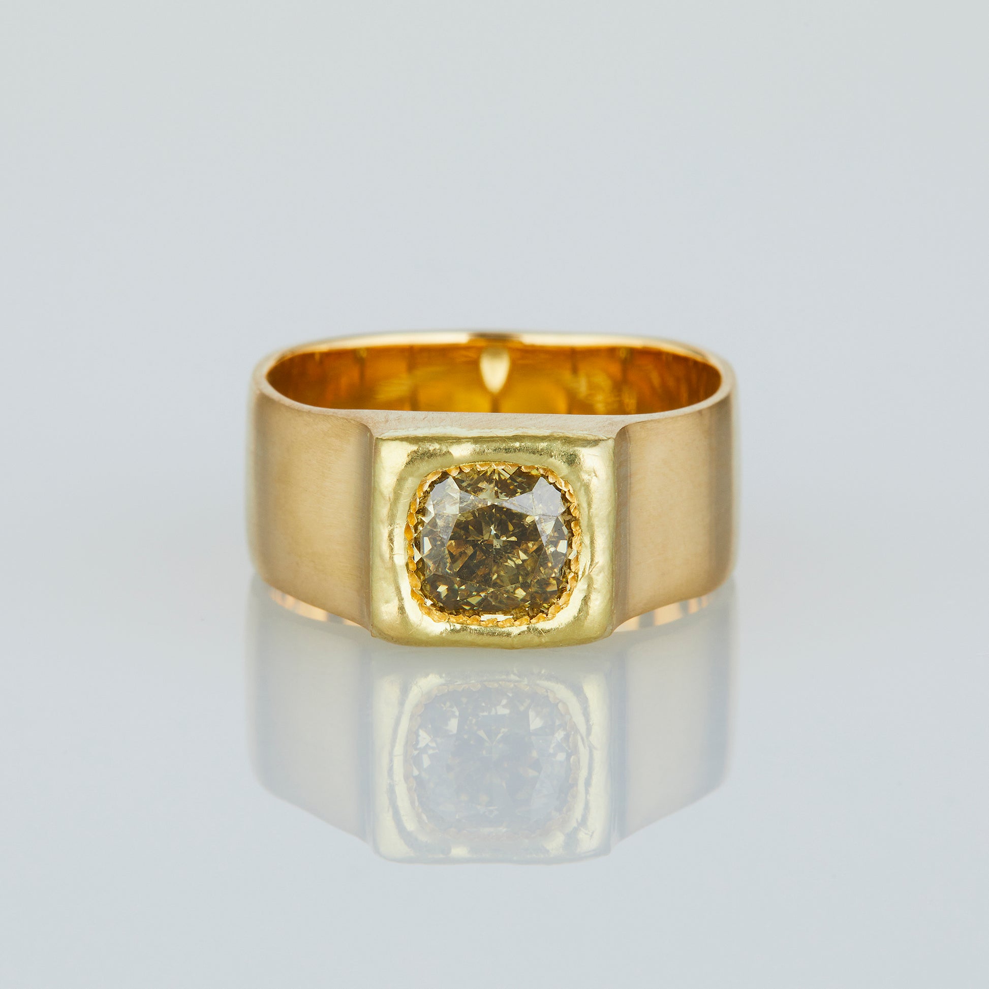 18K Yellow Gold on Model
