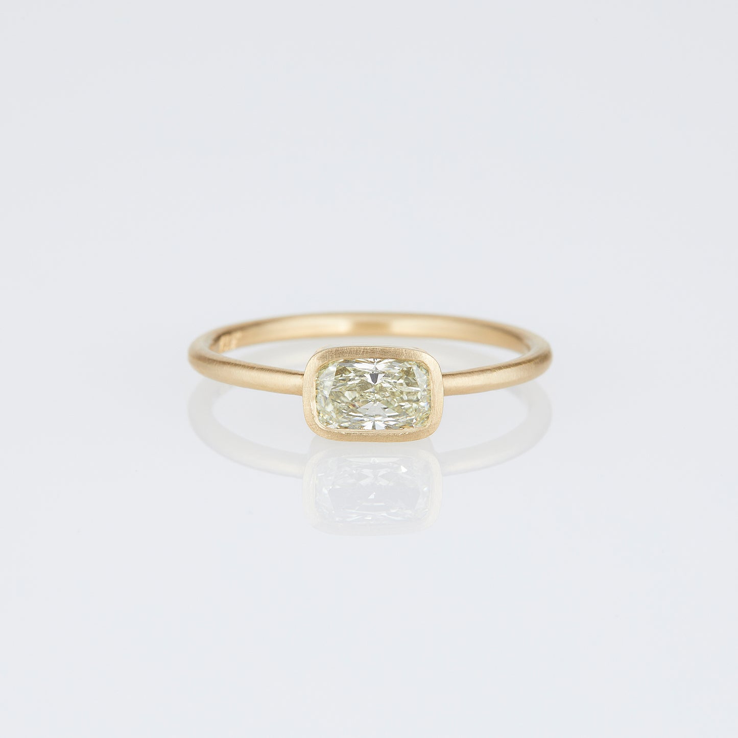 0.7 Carat One-of-a-Kind Brilliant Cut White Diamond Ring | DR239-OOAK