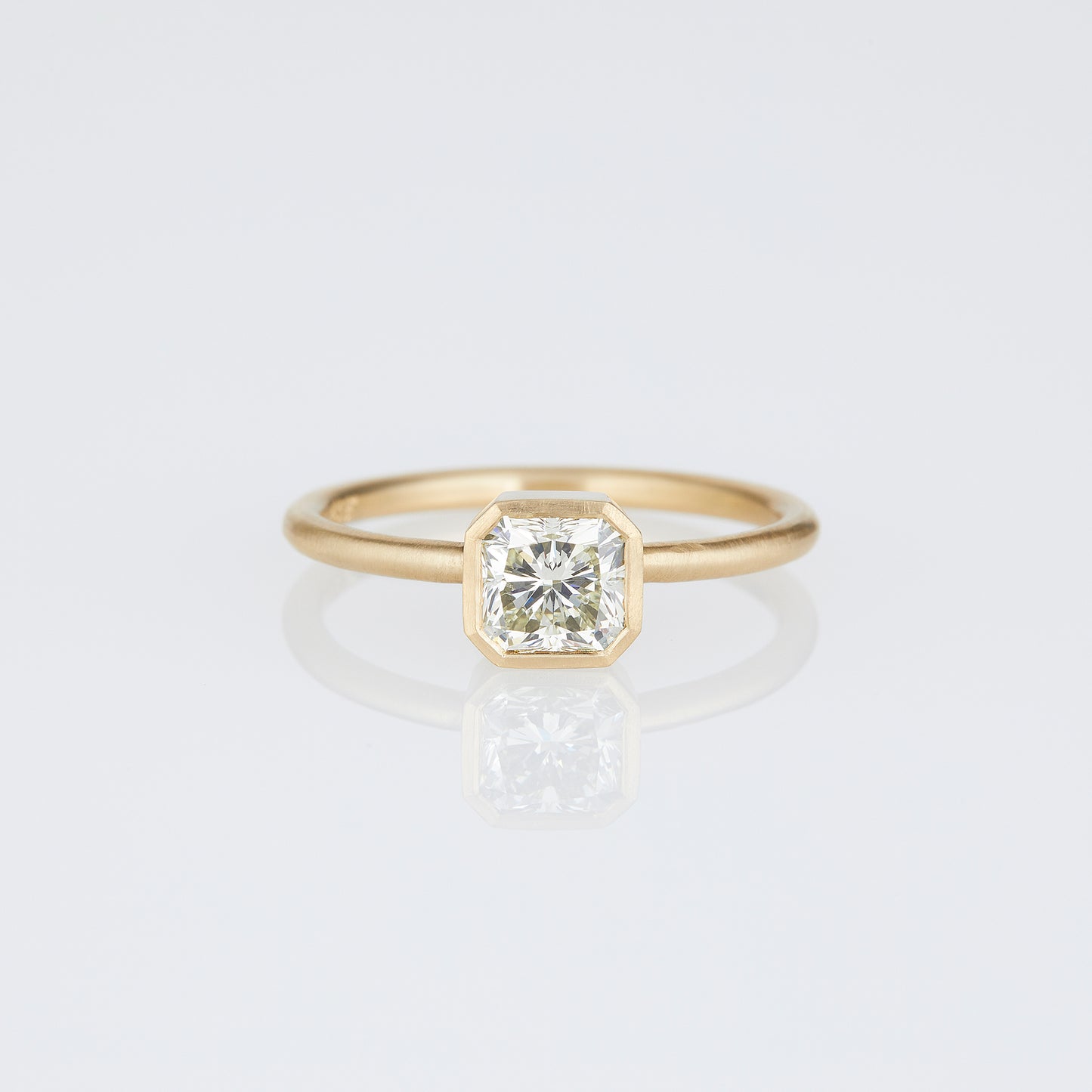 0.9 Carat One-of-a-Kind Cushion Modified Brilliant Cut White Diamond Ring | DR242-OOAK