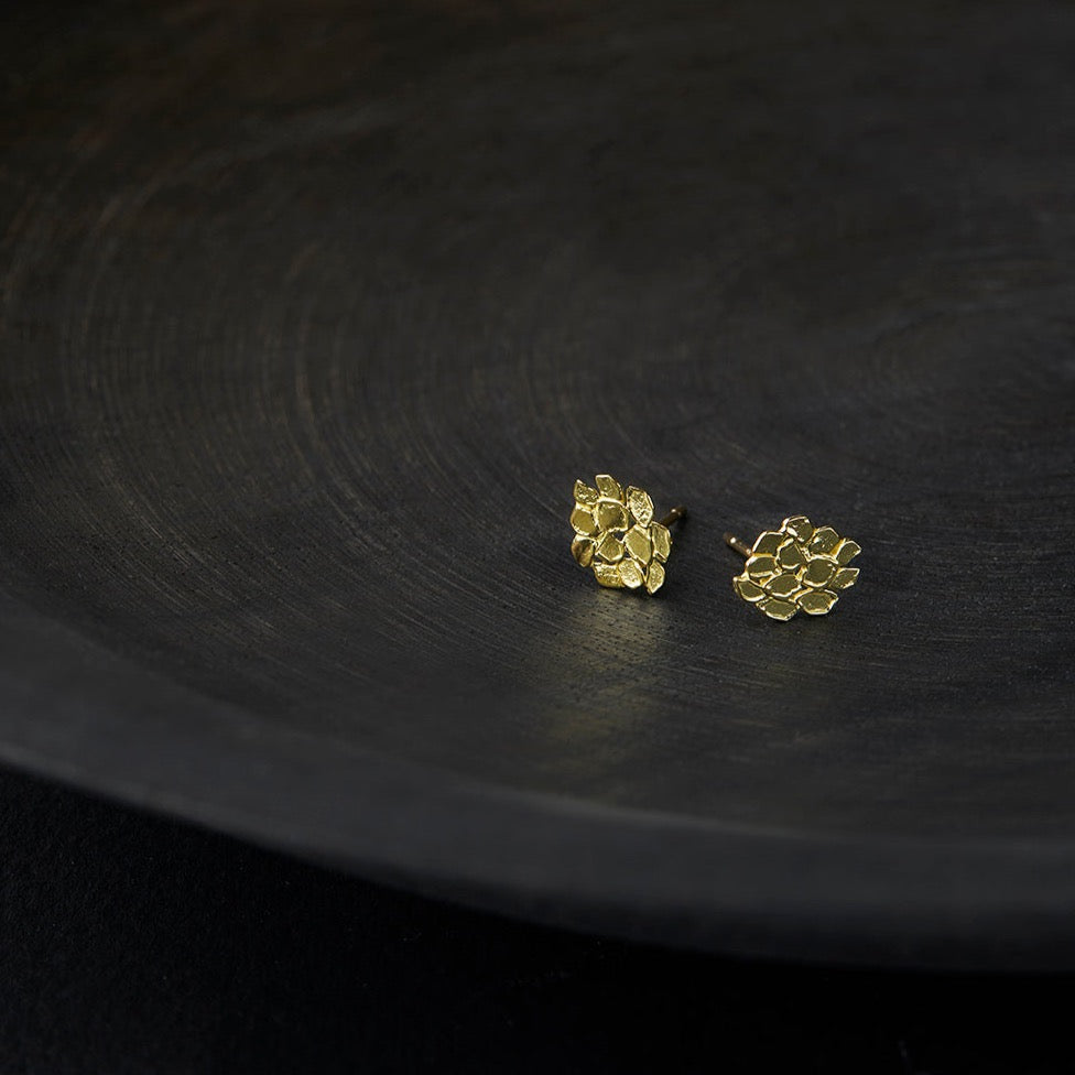 E0712 | Leaf Cluster Studs