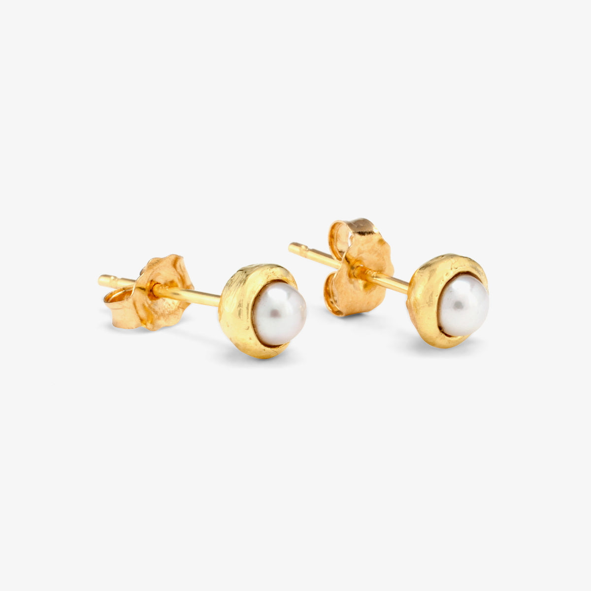 E2801P | Gold Trimmed Pearl Studs