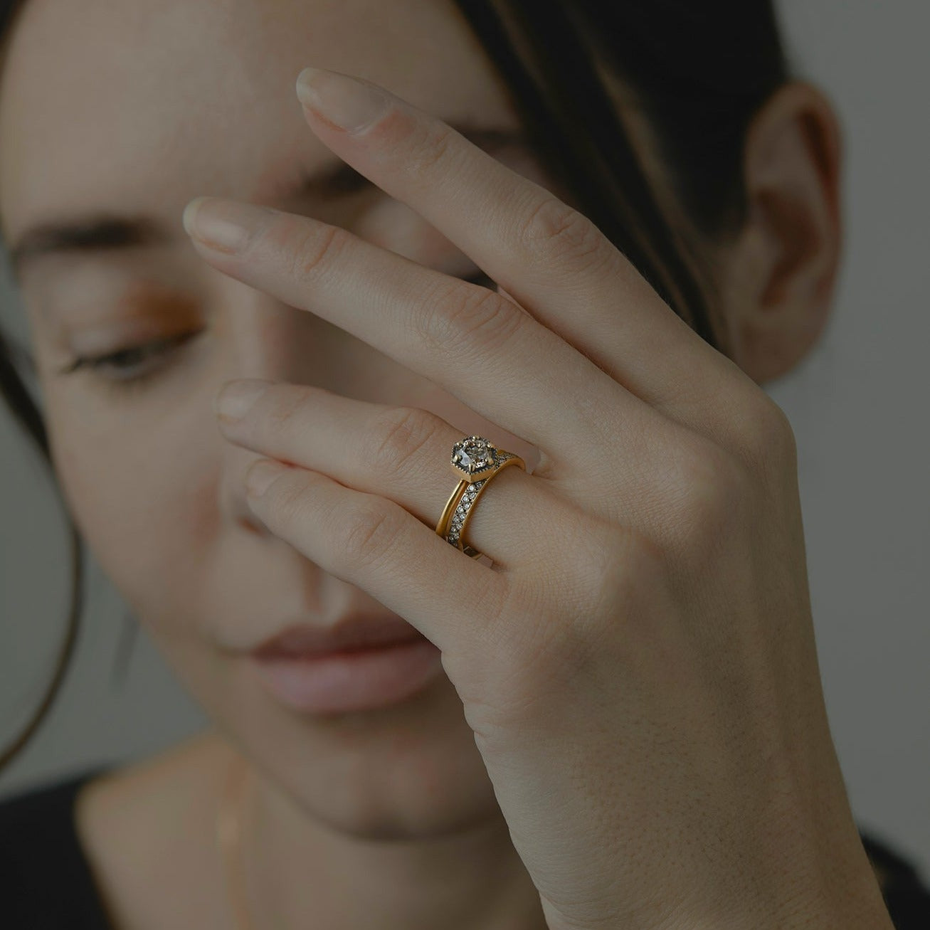 2.2mm Diagonal Antiqued Diamond Band | R8901W