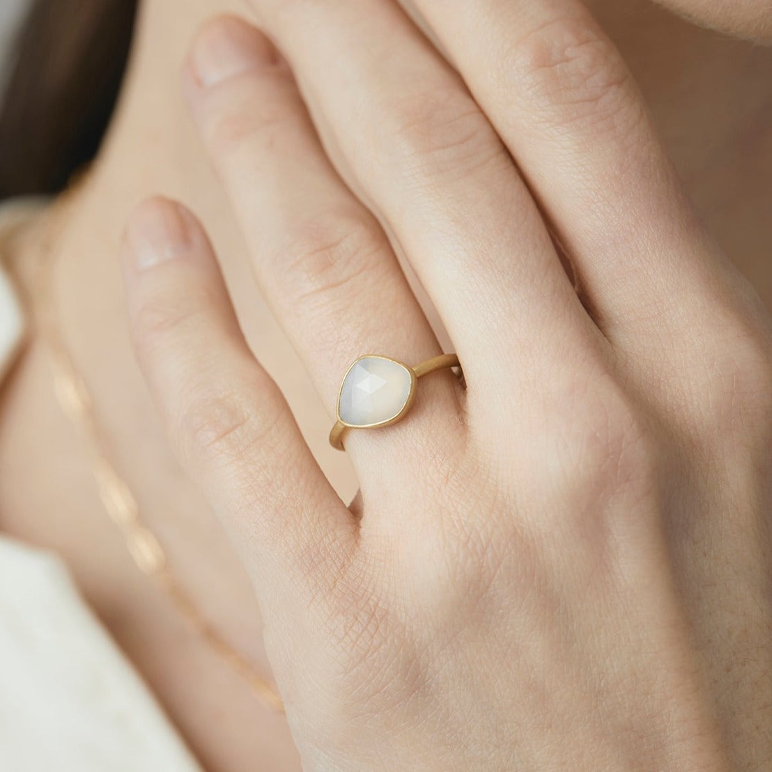 WMR2-OOAK | 1.5 Carat One-of-a-Kind White Moonstone Ring