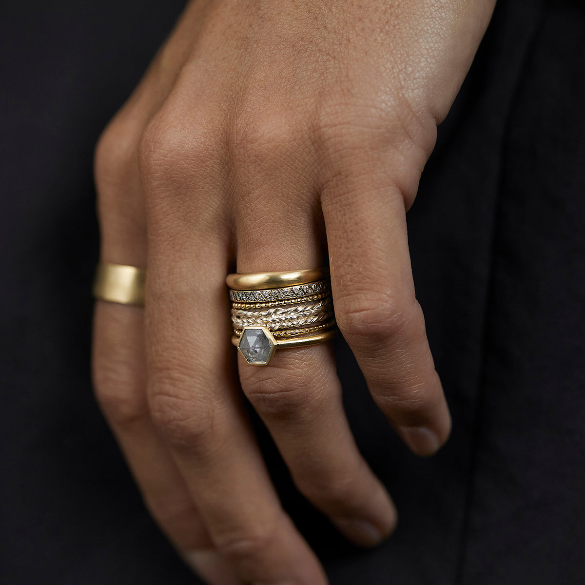 3.8mm Entwined Band | R38003