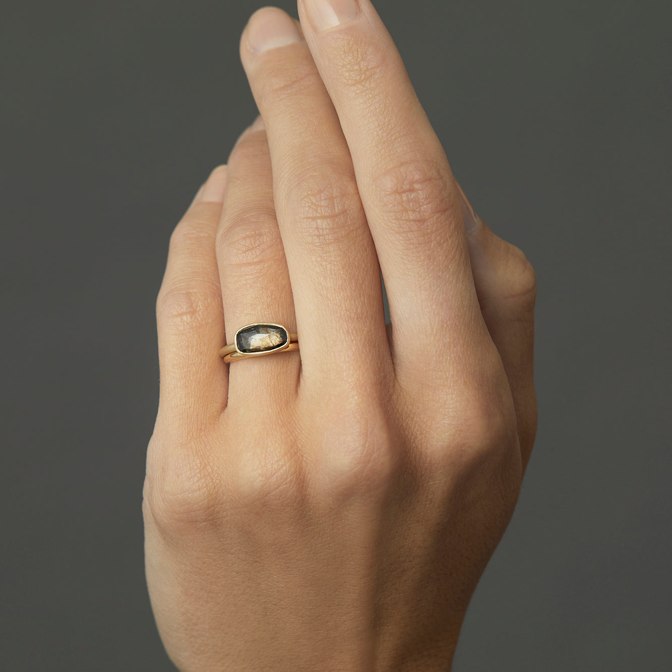 Single Diamond Band | R0201W