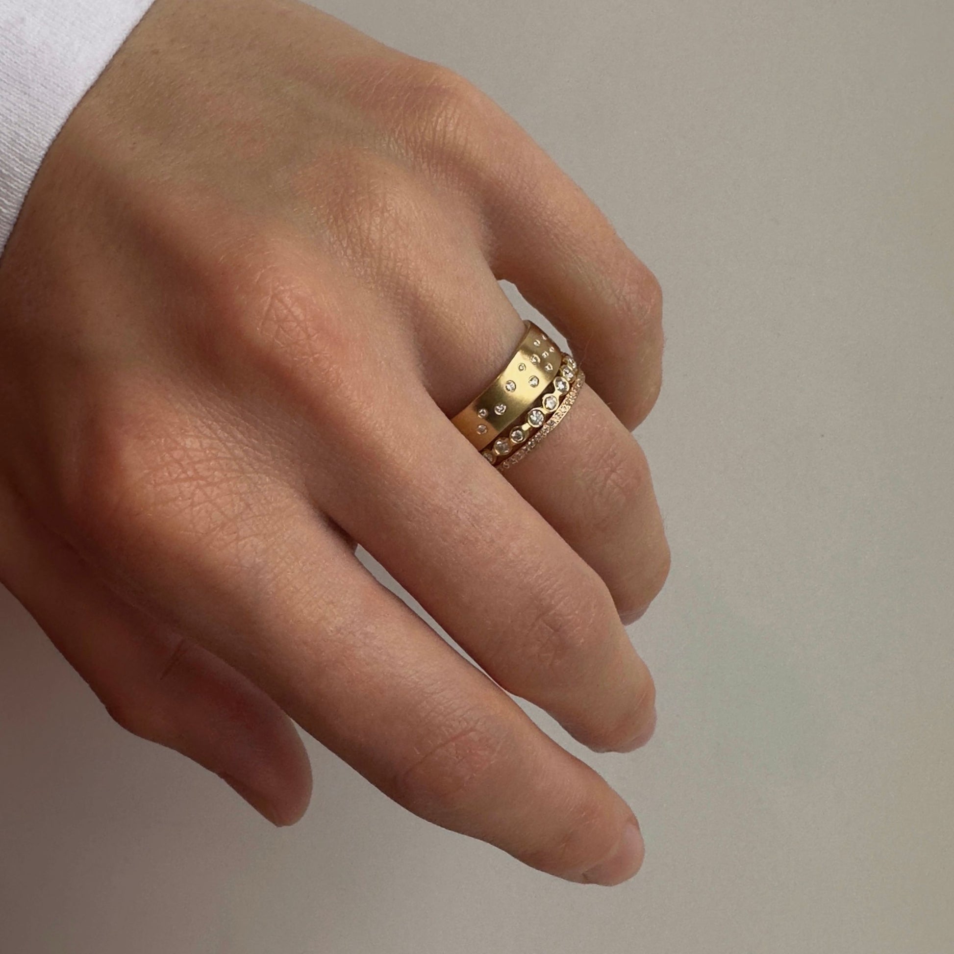 18K Yellow Gold on model