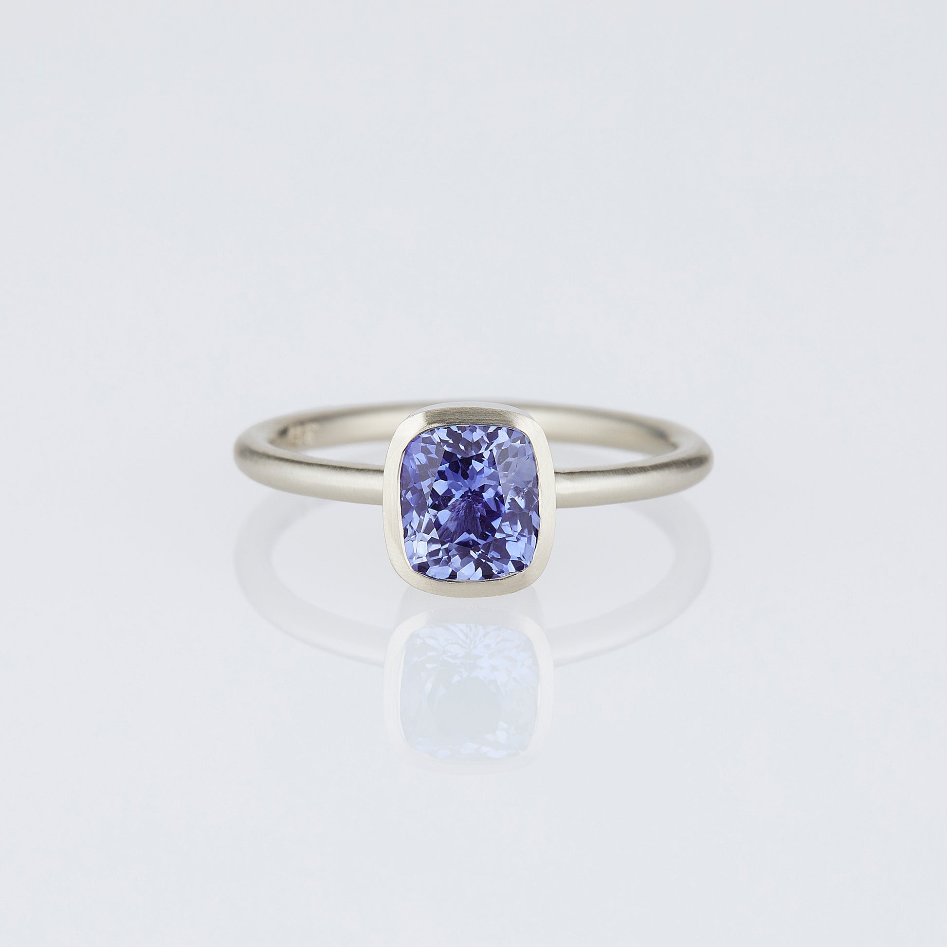 18K White Gold