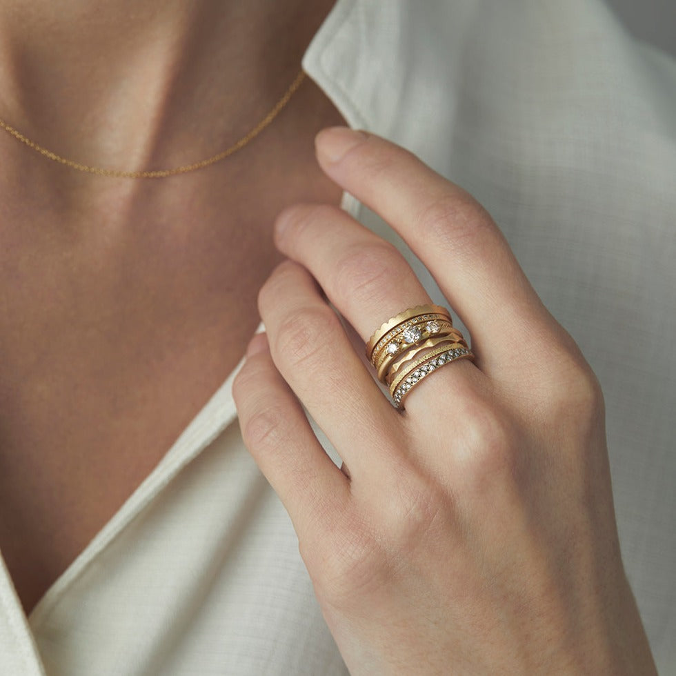 2.2mm Diagonal Antiqued Diamond Band | R8901W