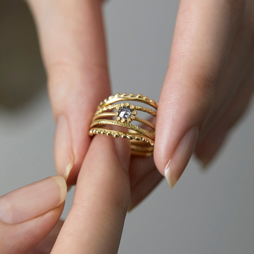 1.3mm Herringbone Band | R7301