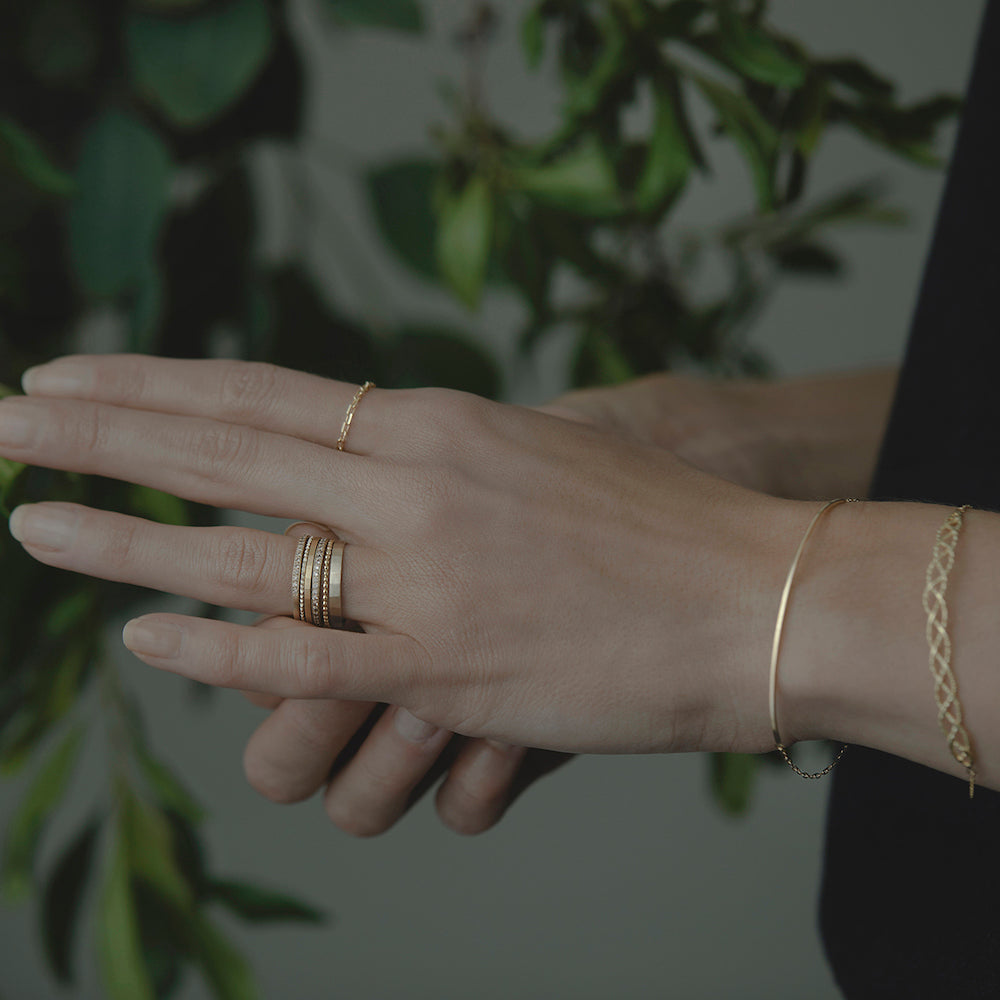 Linear Curve Bracelet | B0501